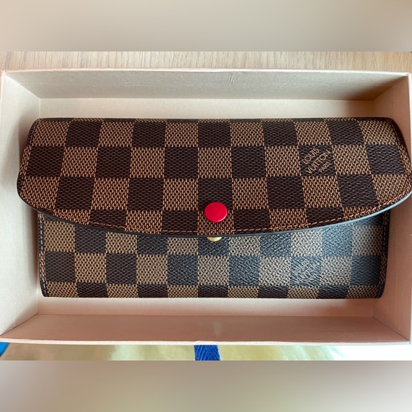 Authentic Louis Vuitton Emilie wallet - Picture 2 of 8